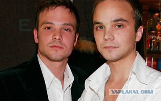 Знаменитости и их родные братья с сестрами