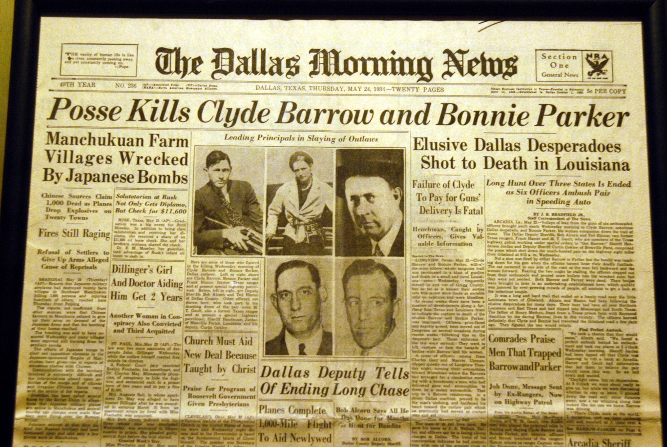 На фото: заголовок на первой полосе The Dallas Morning News о ликвидации Бо...