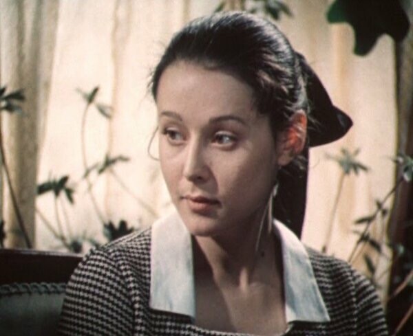 20 самых сексапильно одетых киногероинь