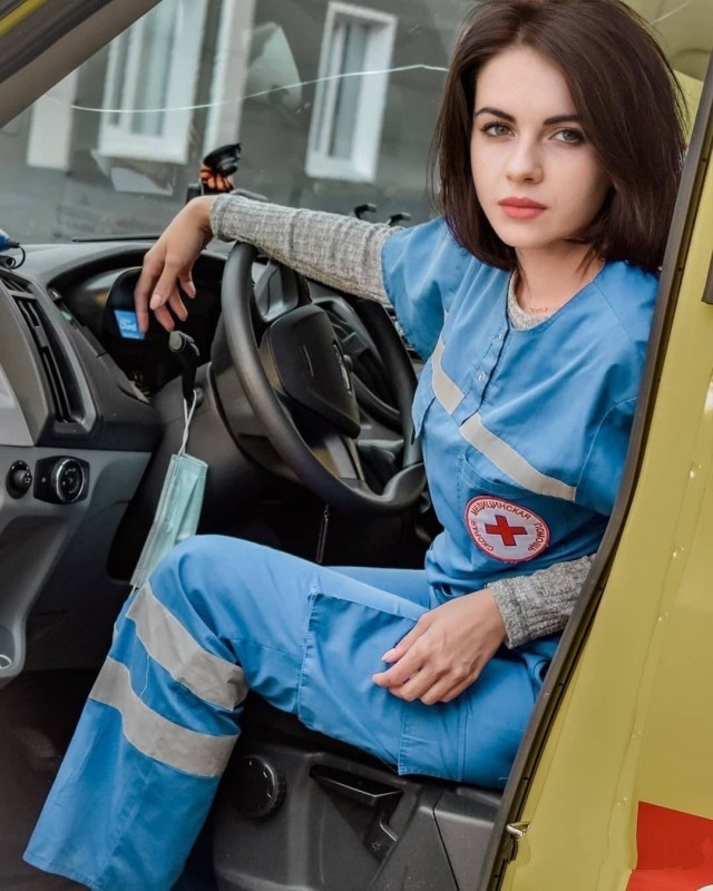 Девушки в униформе