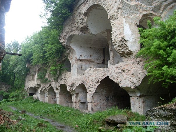 Таракановский форт