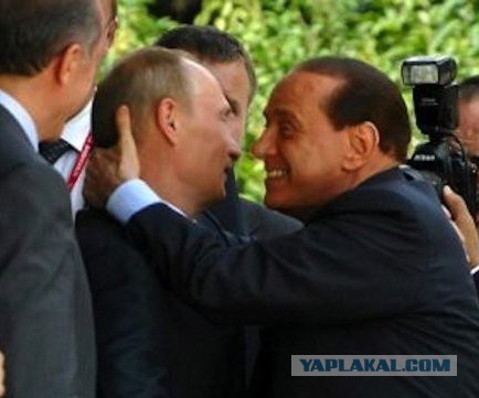 Никто не хочет стоять рядом с Путиным