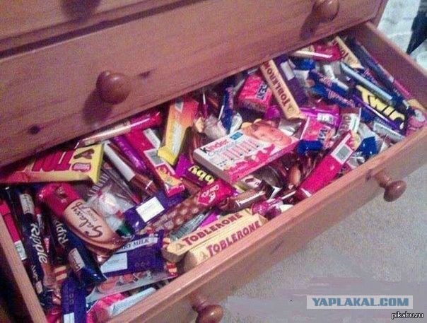 Нашёл заначку девушки...