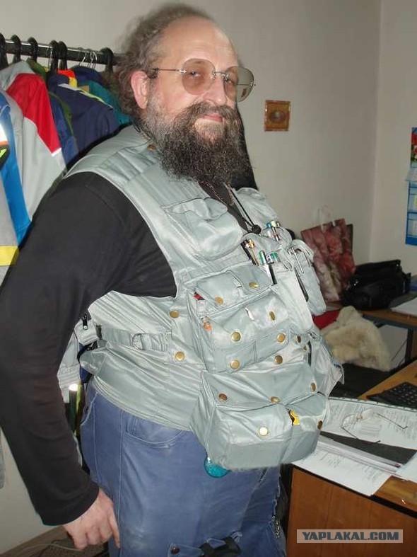 Трусоватый девственник Виталий