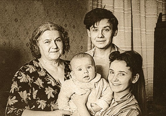 Сегодня исполнилось 88 лет актрисе Людмиле Крыловой