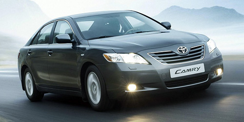 Toyota показала обновленную Camry