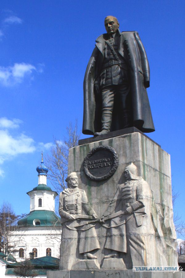 В правовой плоскости России Колчак - преступник. И никаких досок.