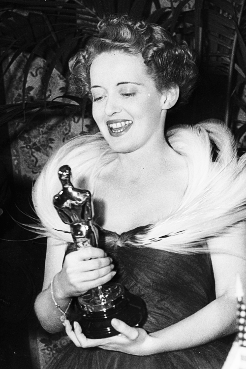 Все платья обладательниц премии "Оскар" за главную женскую роль с 1929 по 2019. Часть 1