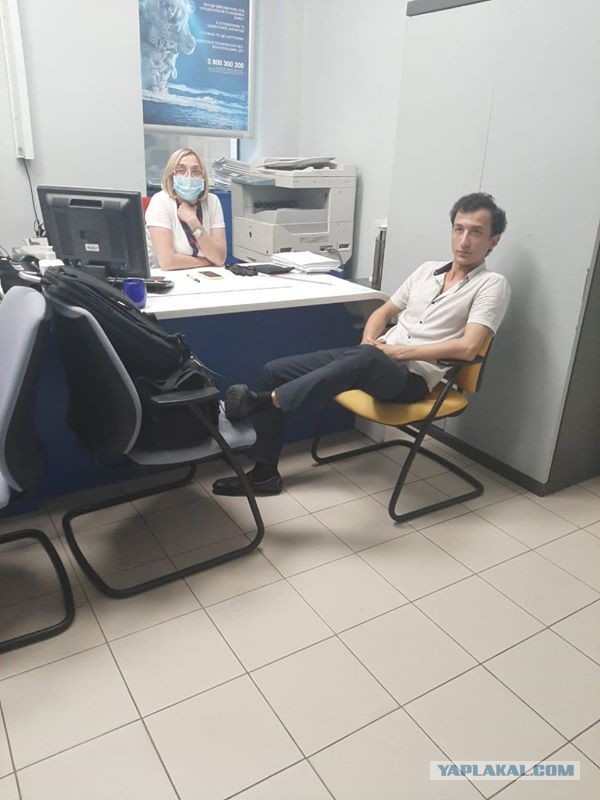 Мужчина угрожает взорвать бомбу в банке киевского бизнес-центра