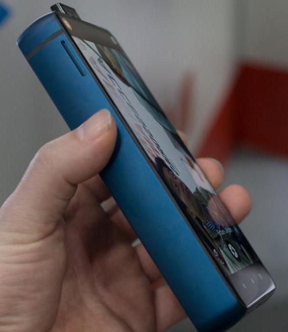 Xiaomi представила смартфон с "экраном-водопадом" - загнутым со всех сторон без разъёмов и кнопок