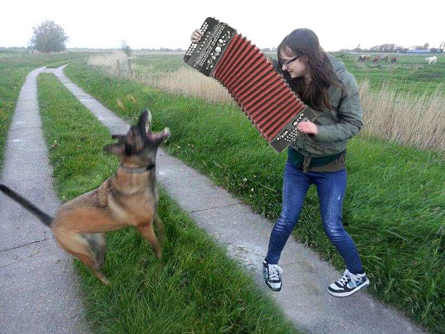Фотожаба: Девочка с собачкой