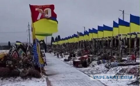 Сообщают о взрывах в стратегическом аэропорту Энгельса