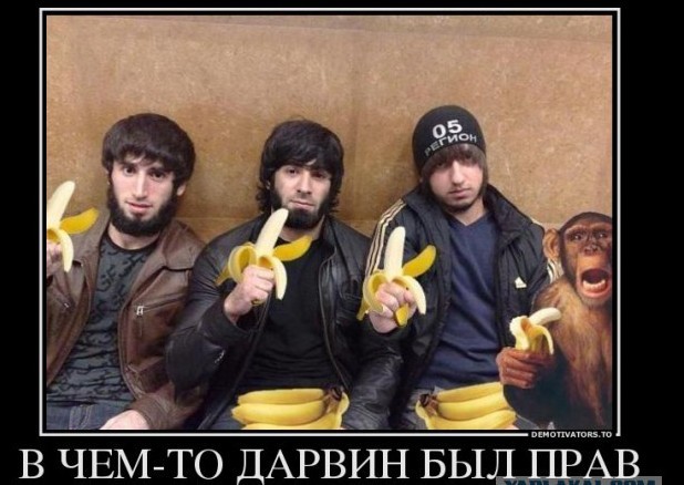 Полыхает мебельный склад во Владивостоке