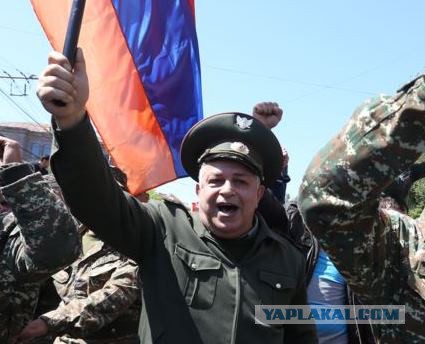 Власти Армении пошли на силовую акцию против шествия оппозиции в Ереване