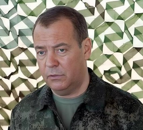 Медведев угрожает НАТО в телеграм