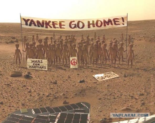 NASA: на Марсе и Луне движутся странные объекты