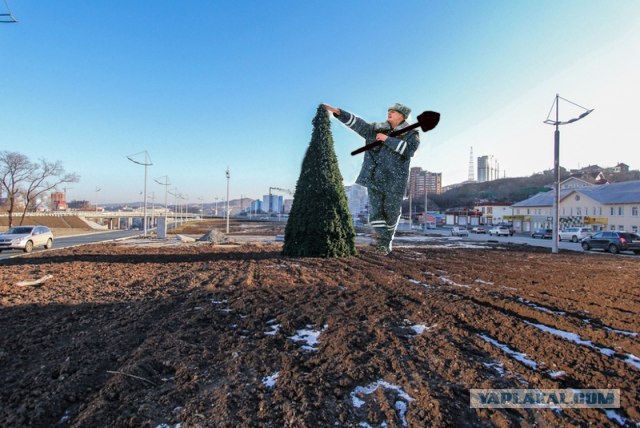 Фотожаба: полицейский в снегу