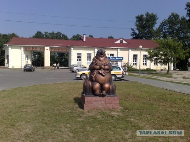Забавная скульптура