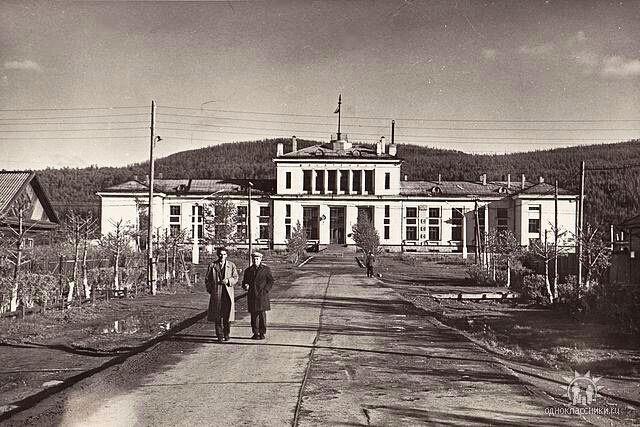 Посёлок Осетрово и Посёлок Усть-Кут в прошлом тысячелетиии