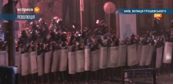 Украина штурмует верховную раду!