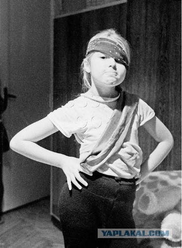 Знаменитости в детстве. Фото из домашних архивов