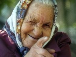 Угадайте, сколько лет дамочке?