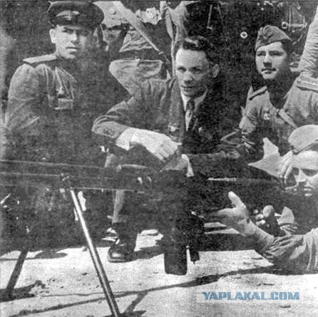 Тёмные тайны «чёрной винтовки»: история создателя M16