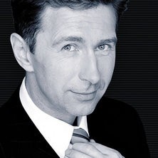 Яжебабка на детской площадке в Тюмени силой стащила ребёнка с качели, чтобы там могла посидеть её внучка.