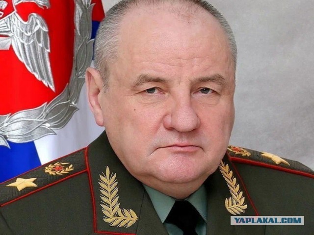 Арестованный генерал Павел Попов не ответил, почему он такой грустный.