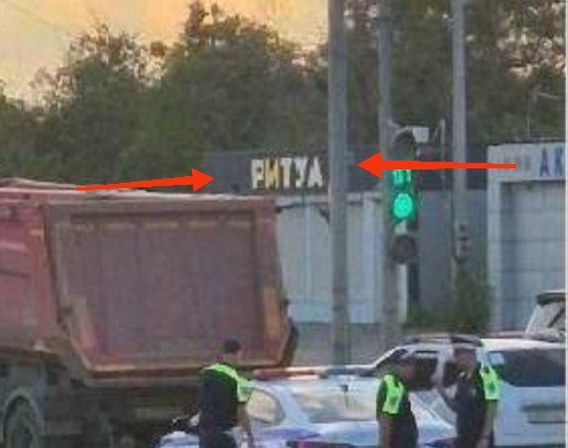 Видео страшного наезда тяжелого грузовика на пешехода в Волгограде