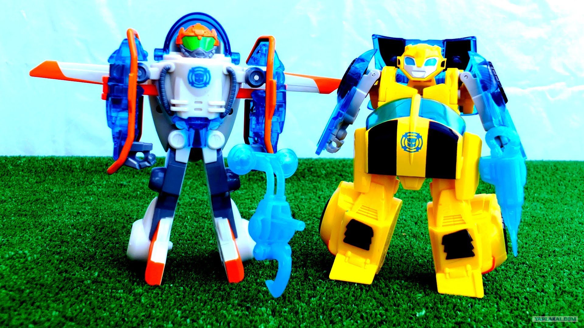Боты развлечения. Роботы трансформеры спасатели Бамблби. Трансформеры боты спасатели игрушки Бамблби. Игрушки боты спасатели Оптимус Прайм.