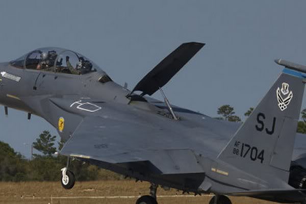 Су-27 перехватил португальский Орион P-3