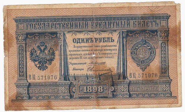 Медведев поручил продлить продуктовое эмбарго до конца 2017 года