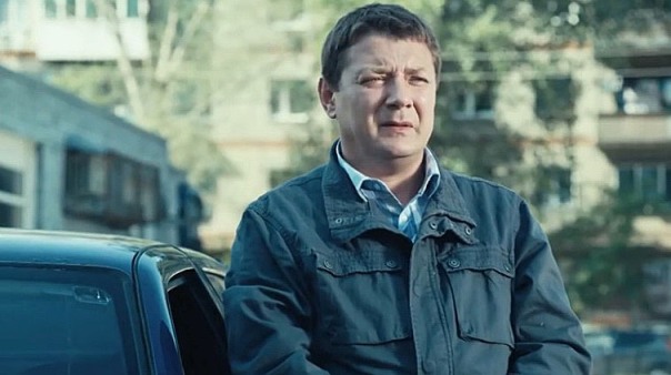 «В том, что творится на улицах, не кино виновато». Ян Цапник - от Артурчика в "Бригаде" до журналиста, гинеколога и алкоголика