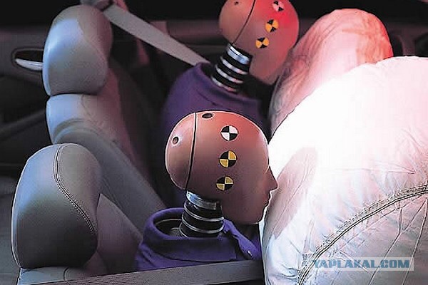 BMW протаранил машину МЧС в  лоб