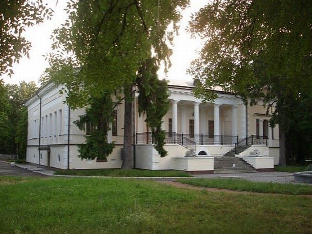 В Симферополе мечеть забросали "коктейлями Молотов