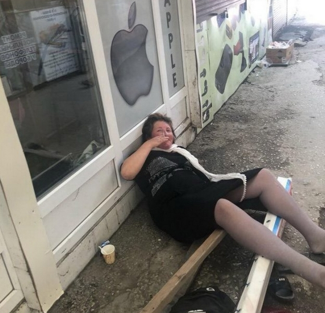 Выпила вотку - береги пелотку