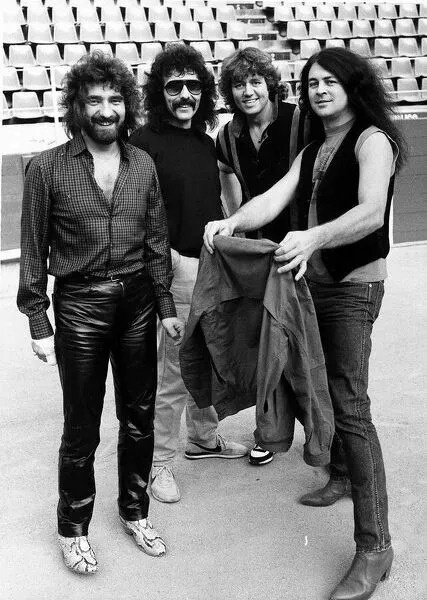 Музыка и музыканты: Purple Sabbath
