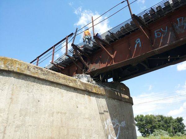 В Запорожской области Украины взорван мост