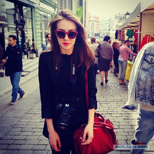 Красивые девушки на улицах Москвы.