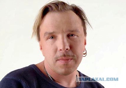 Микки  Рурк  без штанов .