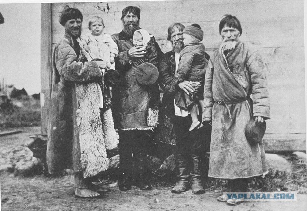 Крестьяне, деревенские  хаты. 1941-1942