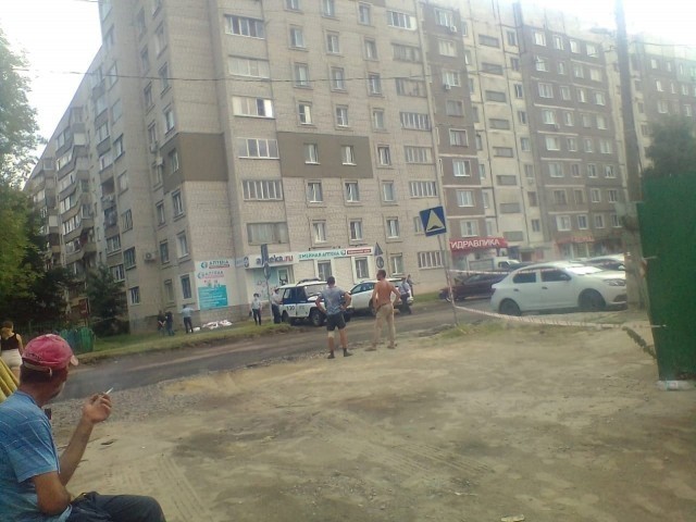 Восемь билбордов на стене