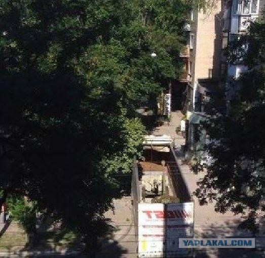 В Луганске мина попала в автомобиль