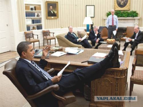 Обама оскорбил пол-мира ногами на столе