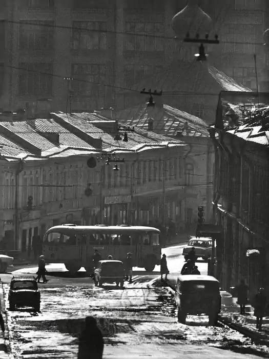Москва и москвичи. Двадцатый век. 21.04.25