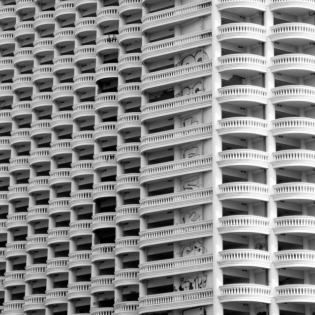 Заброшенный небоскреб в Бангкоке