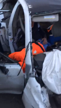 Камри уходила от погони и врезалась в столб