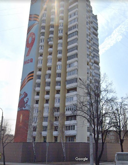 На востоке Москвы многоэтажный дом треснул с 1 по 9 этажи