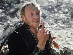 Что смотришь, помогай! Нас нагло грабят!